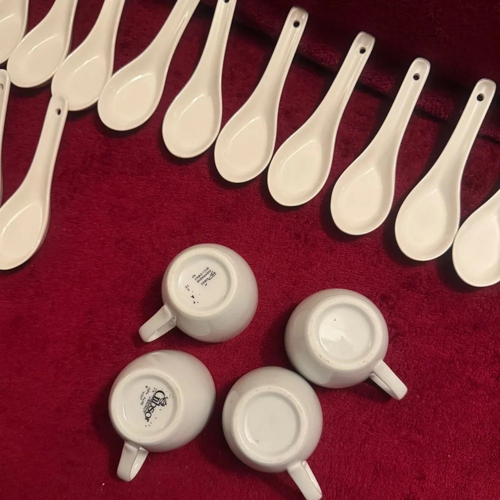 White Porcelain Teacups and Chinese Soup Spoons Set